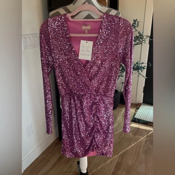 🆕NWT SHOW ME YOUR MUMU Party Hop Dress
Color: Pink XS - Picture 4 of 7